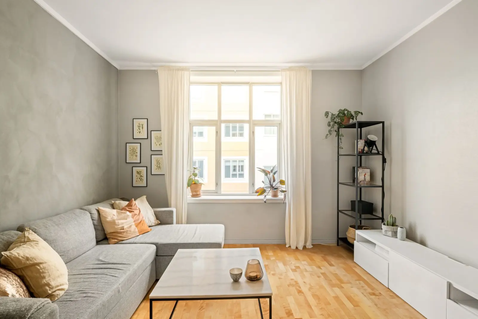 Salon d'un logement préparé pour la location